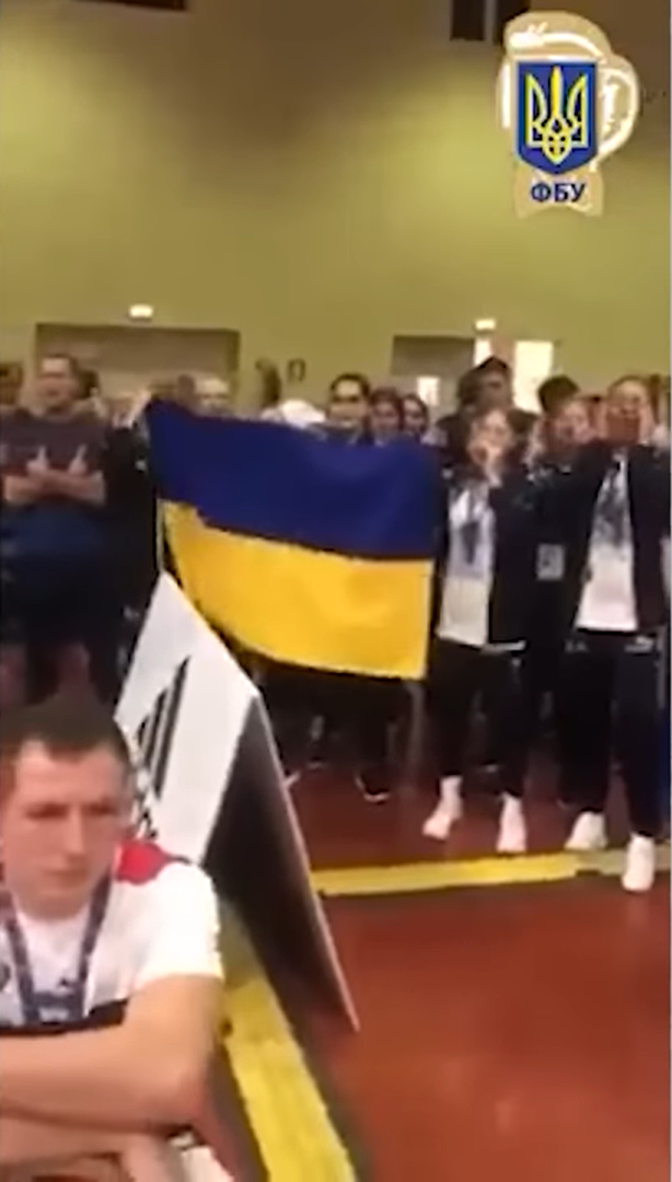 Українській боксерці заборонили виходити на ринг із прапором. Винен росіянин